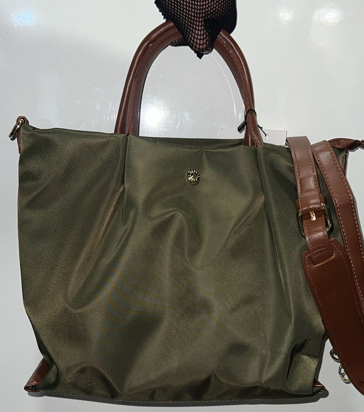 Classic Nylon Tote Style