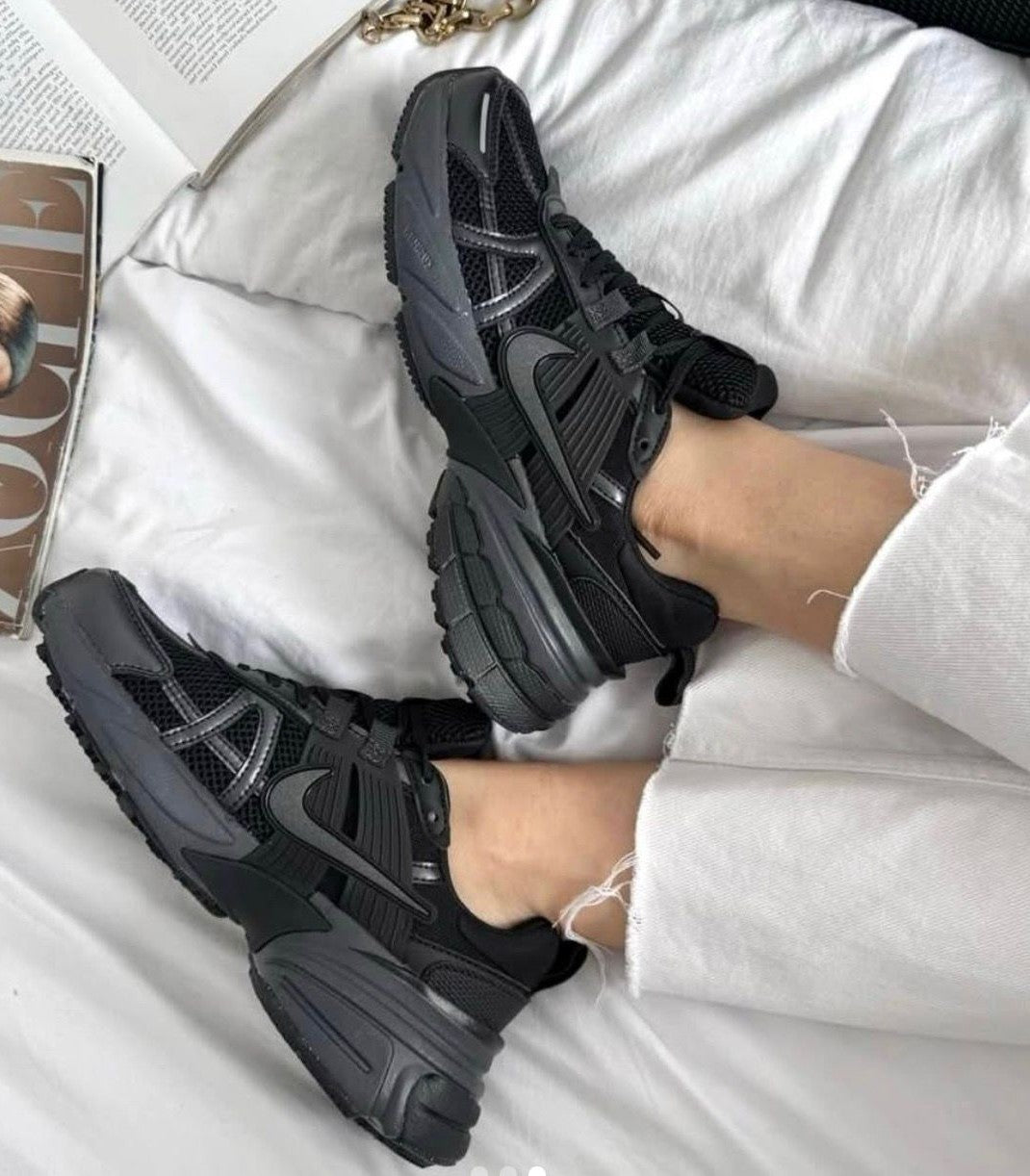 Nike V2K Run Black