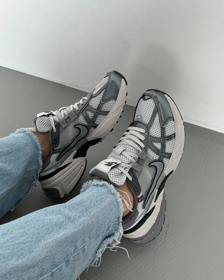 Nike V2K Run Grey