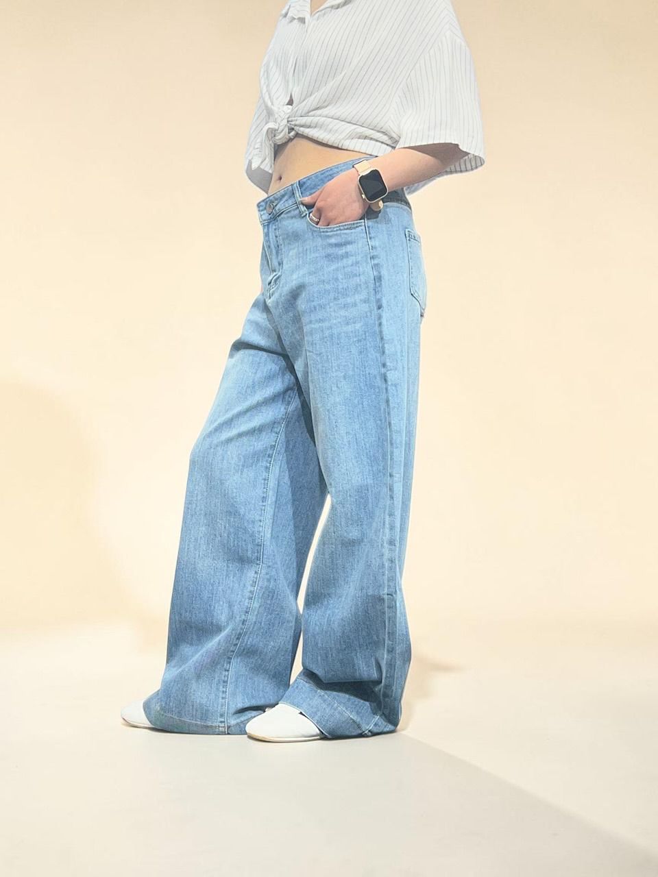 Light-wash Ultra Baggy Wide-Leg Jeans