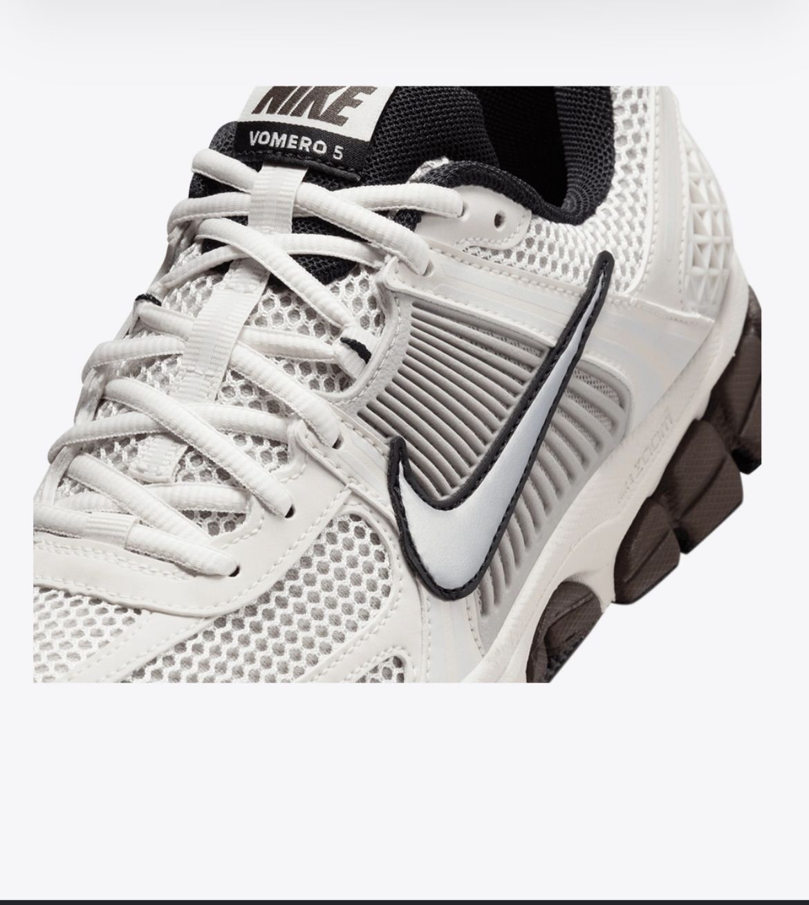 Nike Vomero 5 Running Shoes