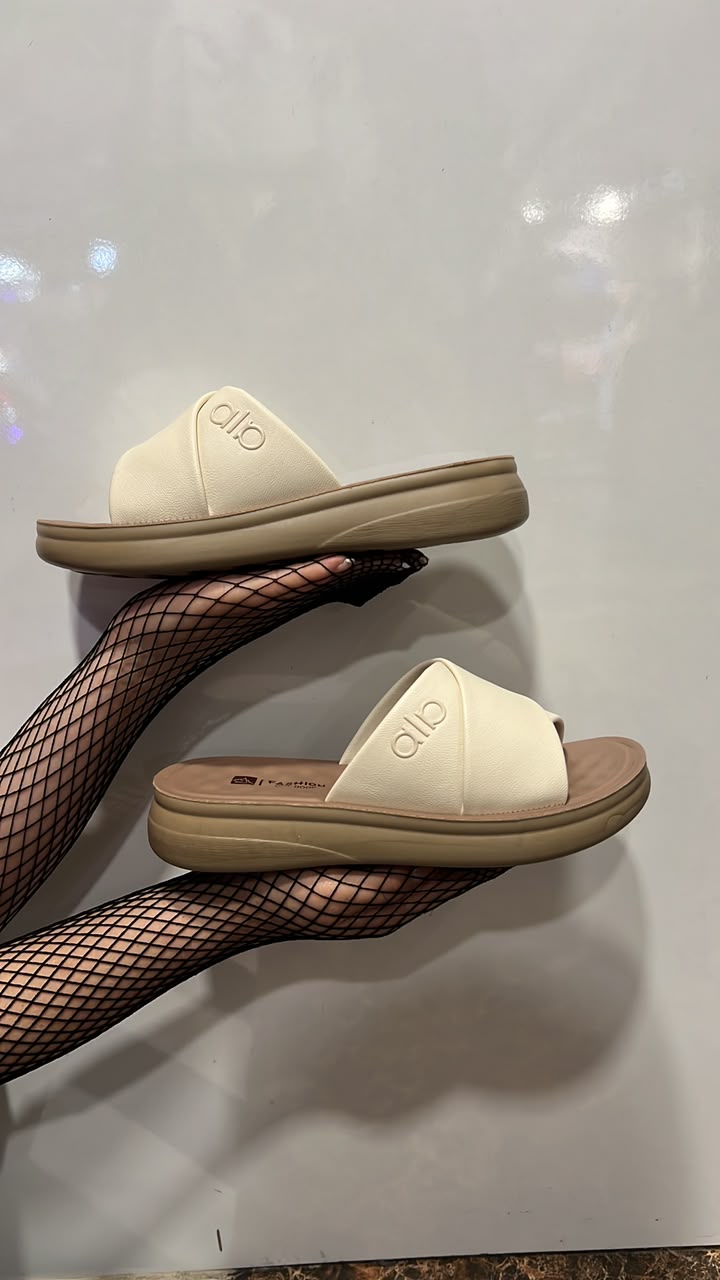 Luna Everyday Flat Slides
