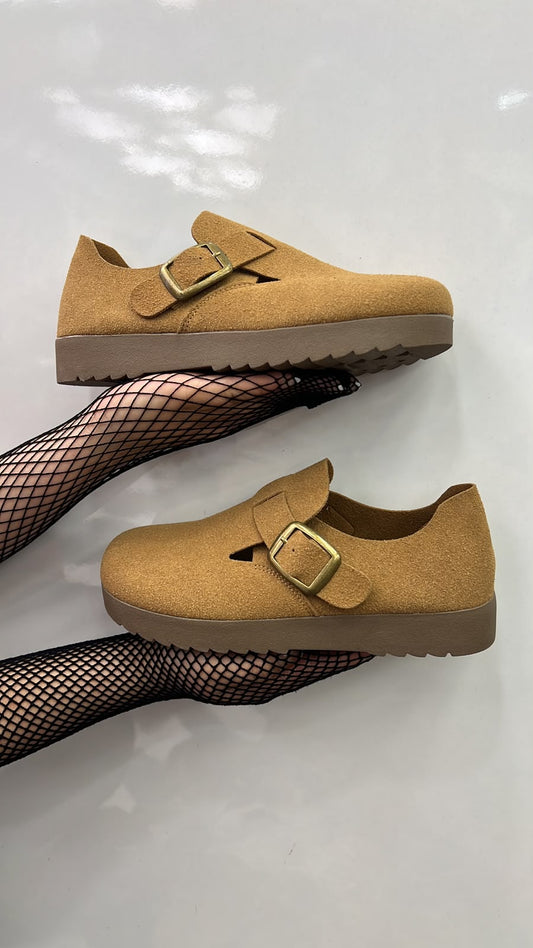 Buckled sandal