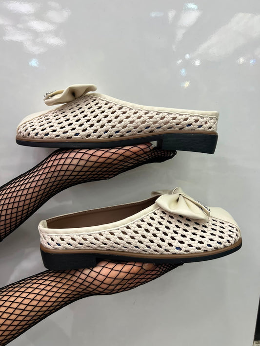 Ribbon sandal