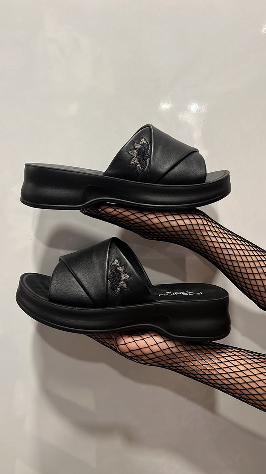Lotus printed sandal