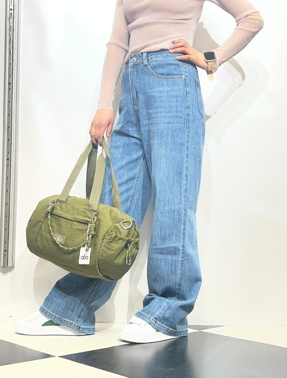 Relaxed Fit Straight Jeans