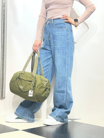 Relaxed Fit Straight Jeans