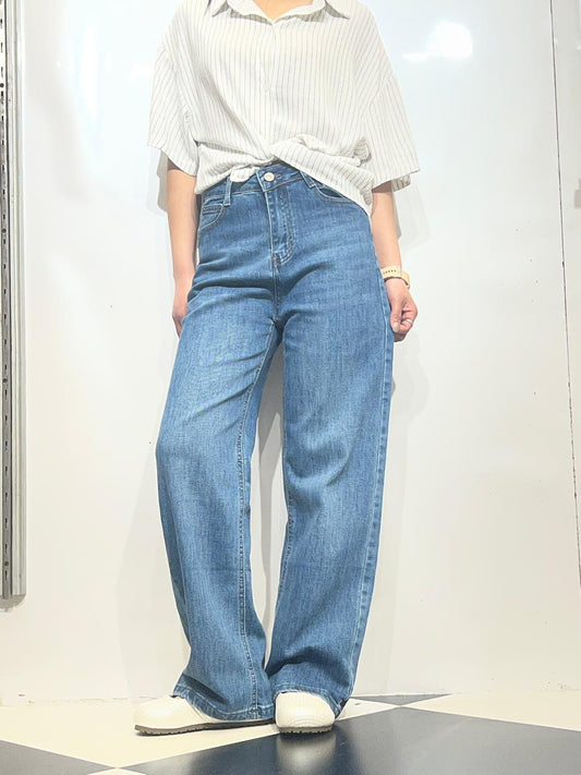 Relaxed Tapered Jeans