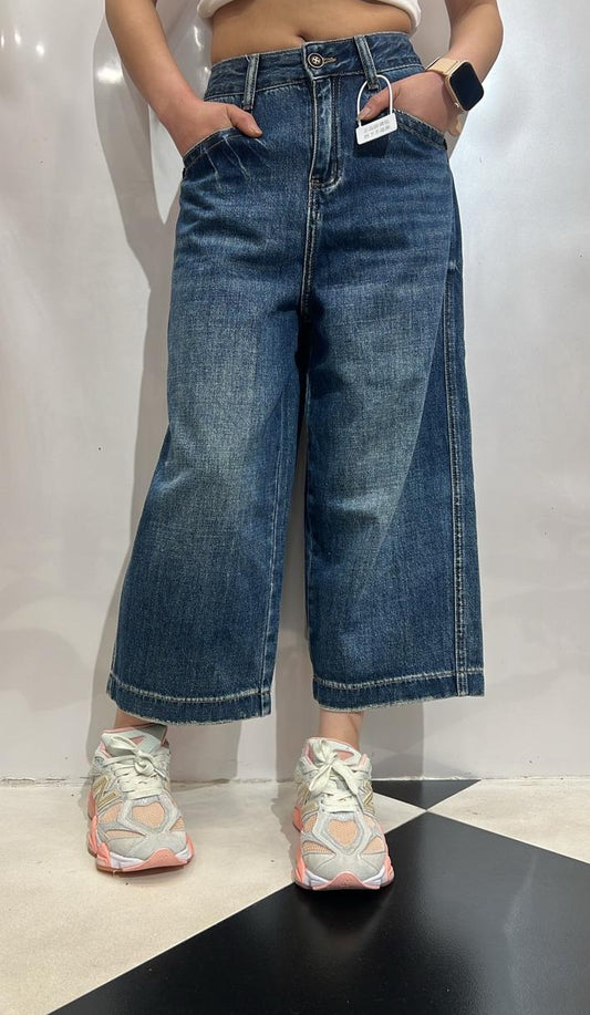 High-Waisted Dark-wask Culotte Jeans