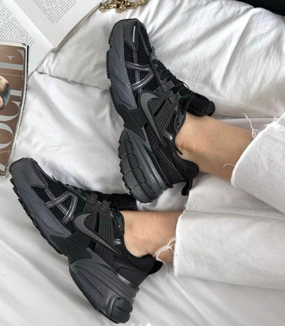 Nike V2K Run Black