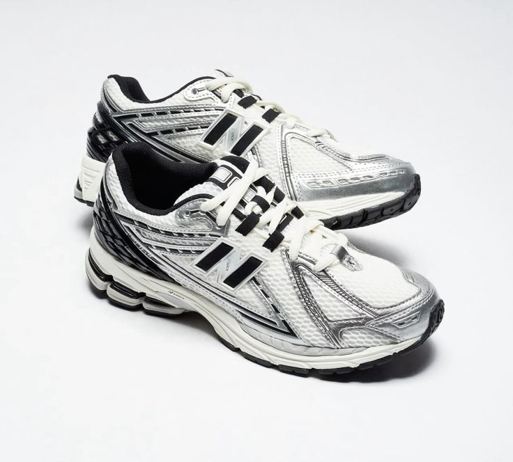 New Balance 1906R Metallic Silver