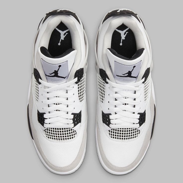 Nike Air Jordan 4 Retro 'Military Black'