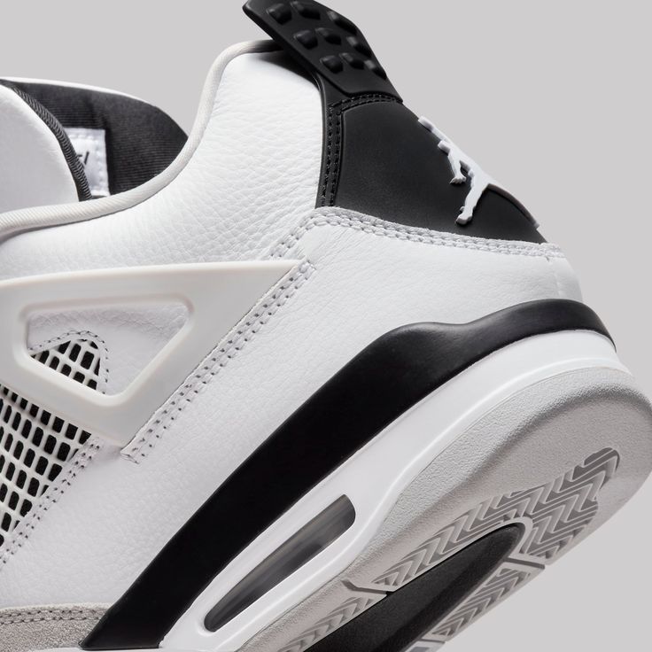 Nike Air Jordan 4 Retro 'Military Black'