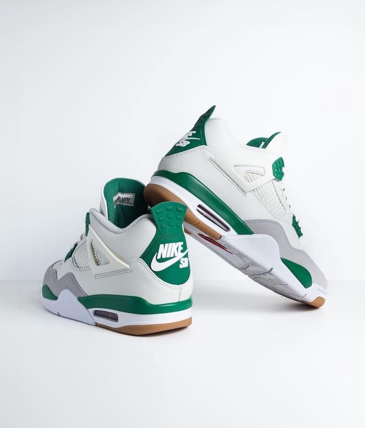 Jordan 4 Retro SB Pine Green