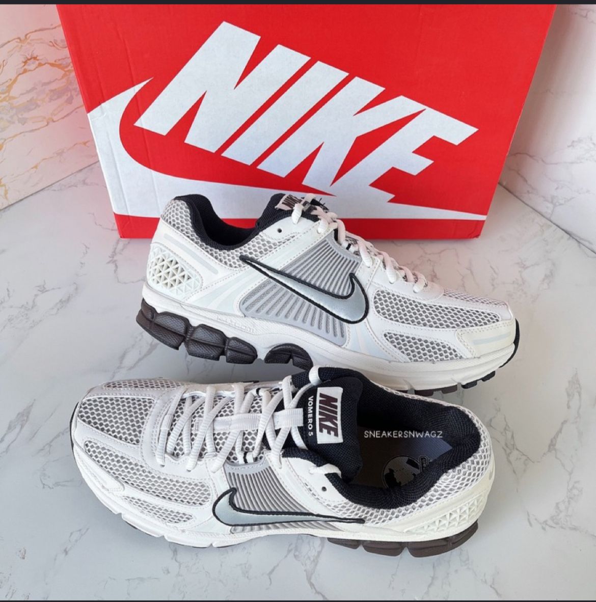 Nike Vomero 5 Running Shoes