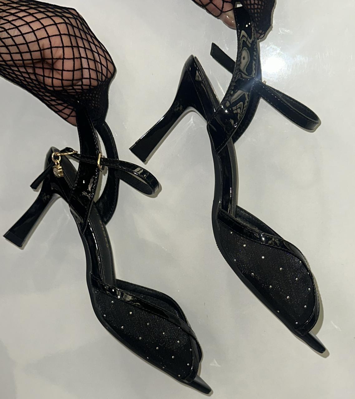 Pointed-toe ankle-strap Heels