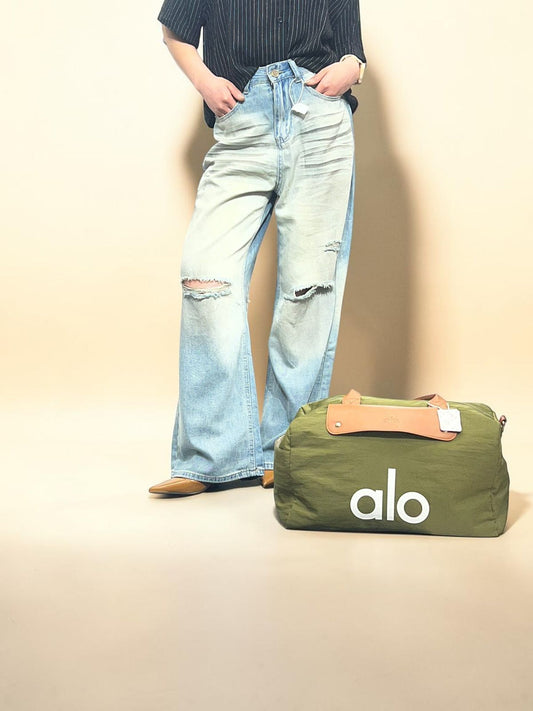 Light-wash Ripped Baggy Jeans