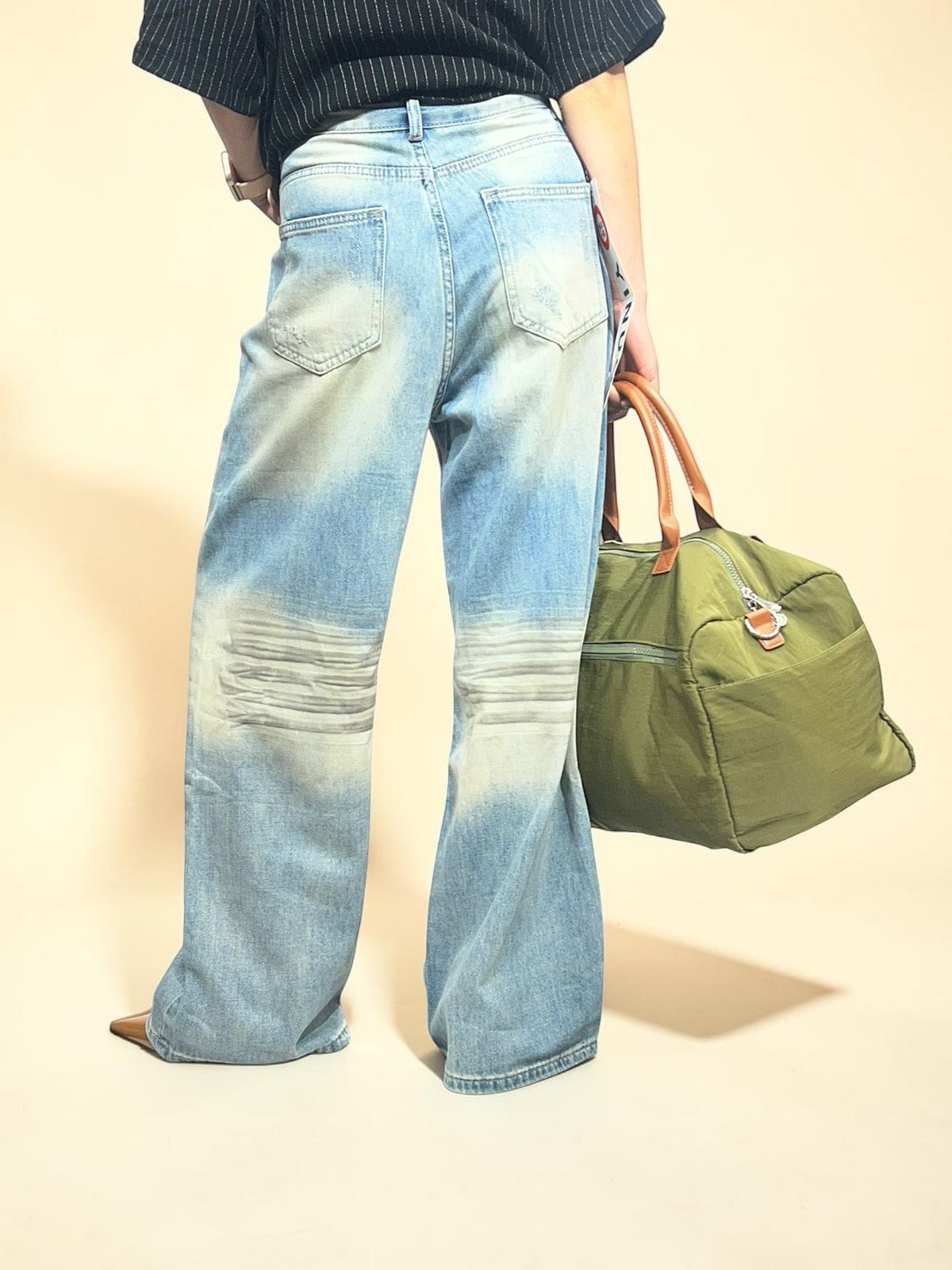 Light-wash Ripped Baggy Jeans