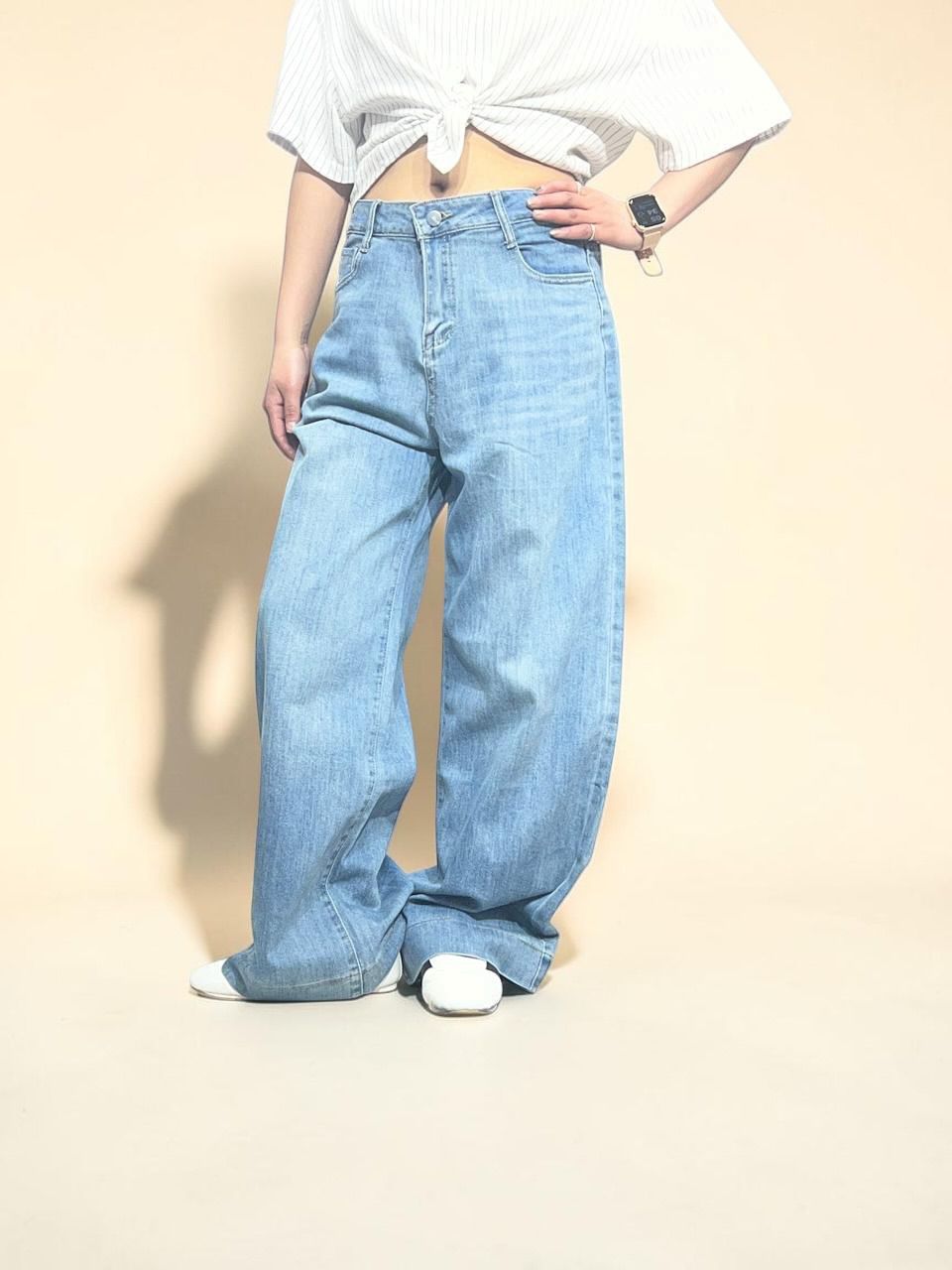 Light-wash Ultra Baggy Wide-Leg Jeans
