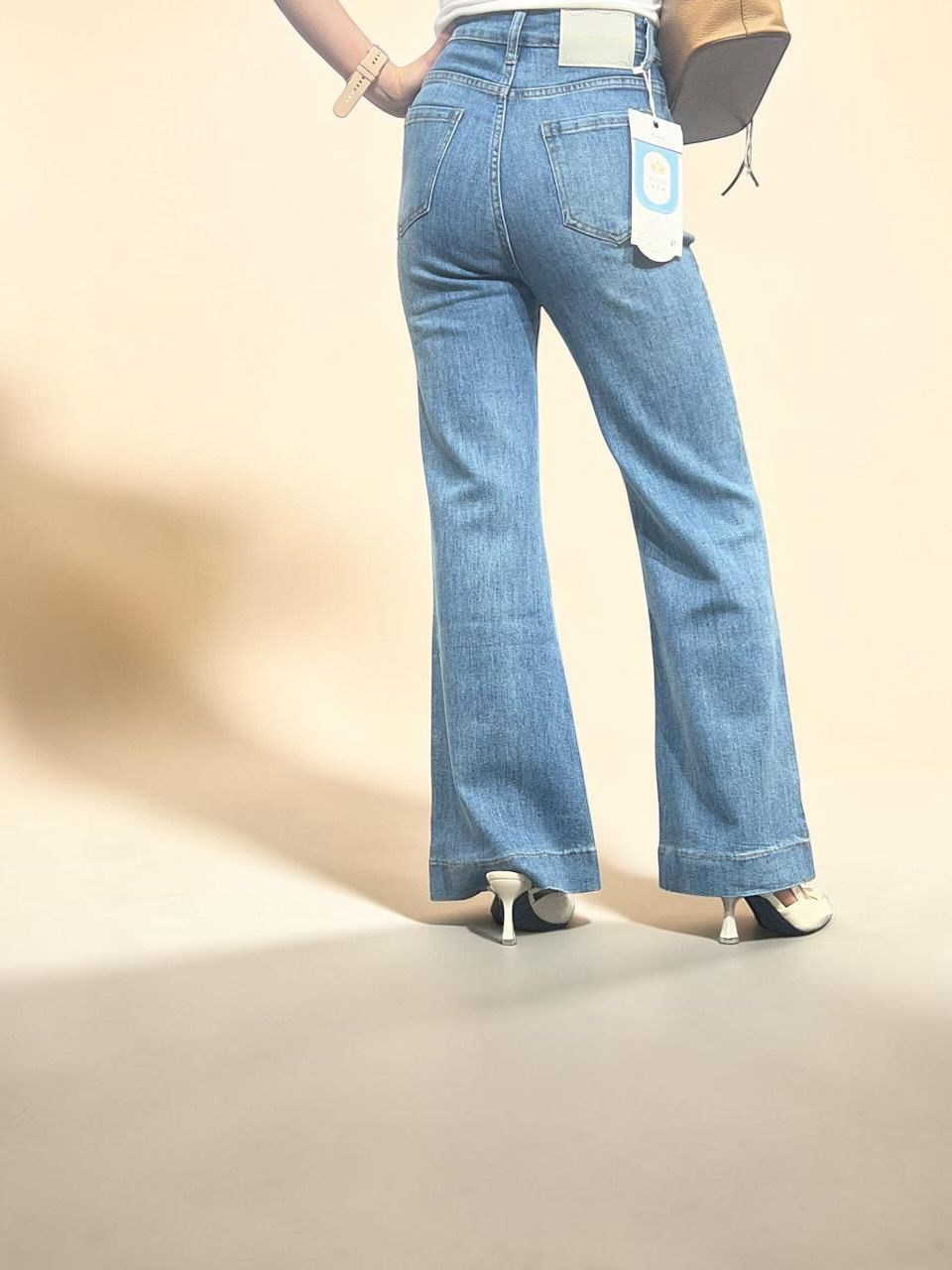 High-waist Flared Jeans