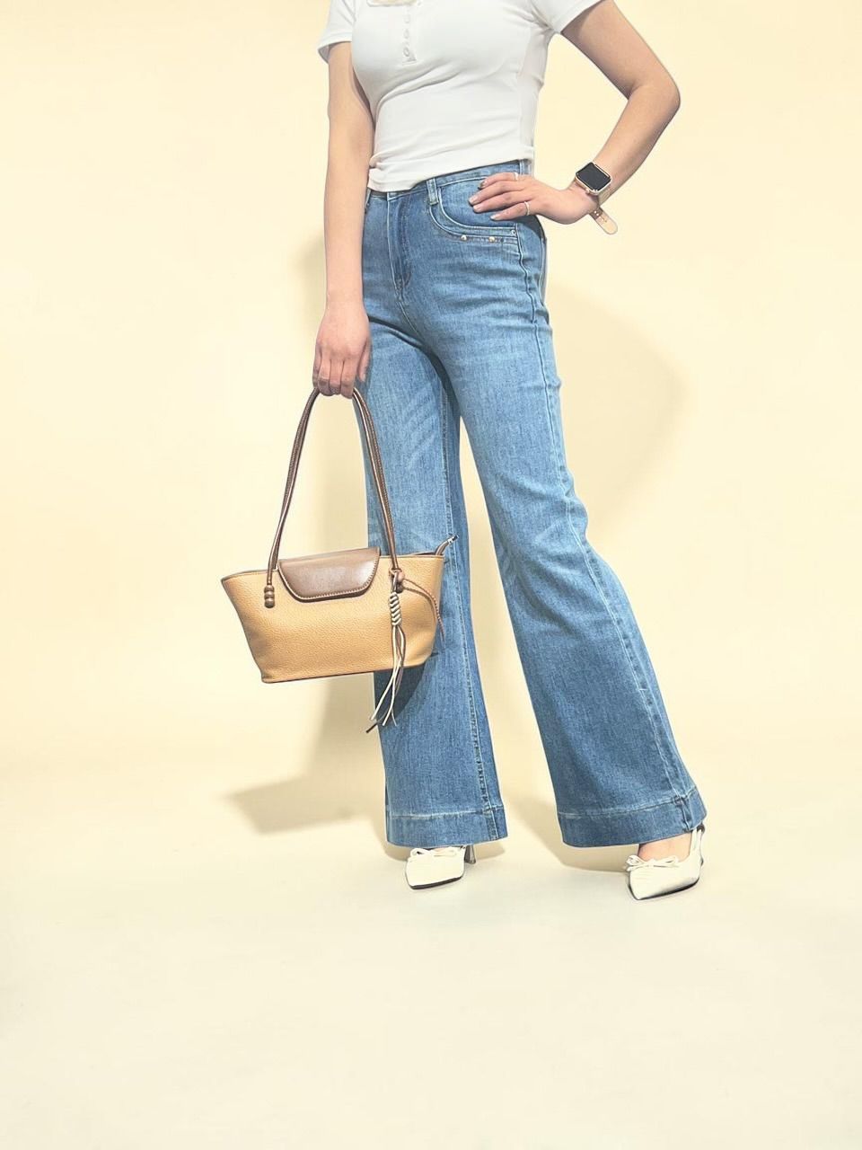 High-waist Flared Jeans