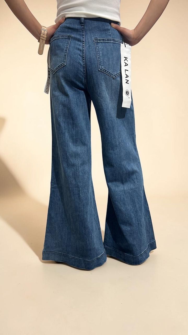 Flowy Wide-Leg Jeans