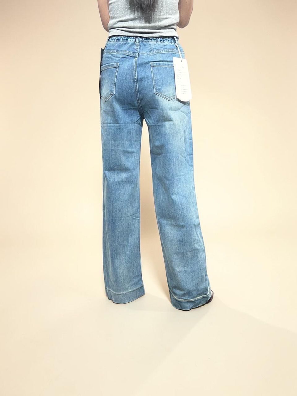 Light-wash Relaxed Straight Jeans