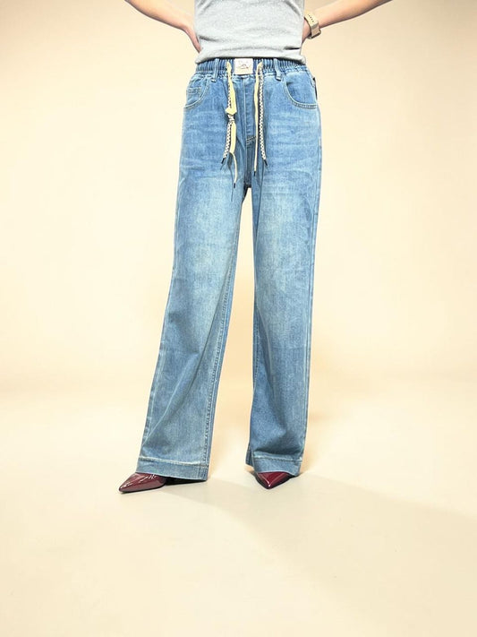 Light-wash Relaxed Straight Jeans
