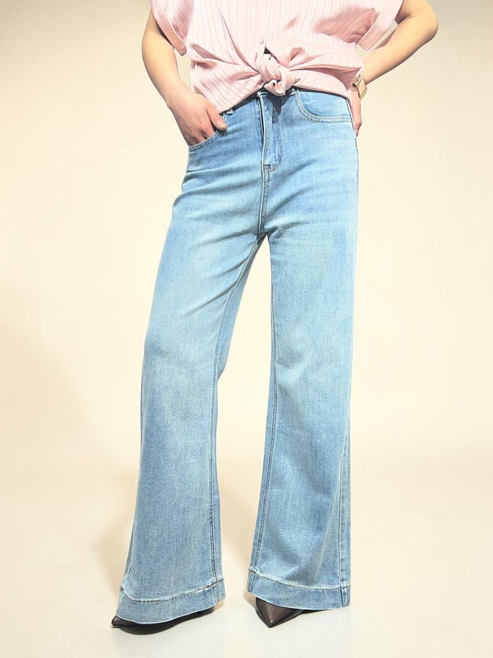 Light-wash Relaxed Wide-Leg Jeans
