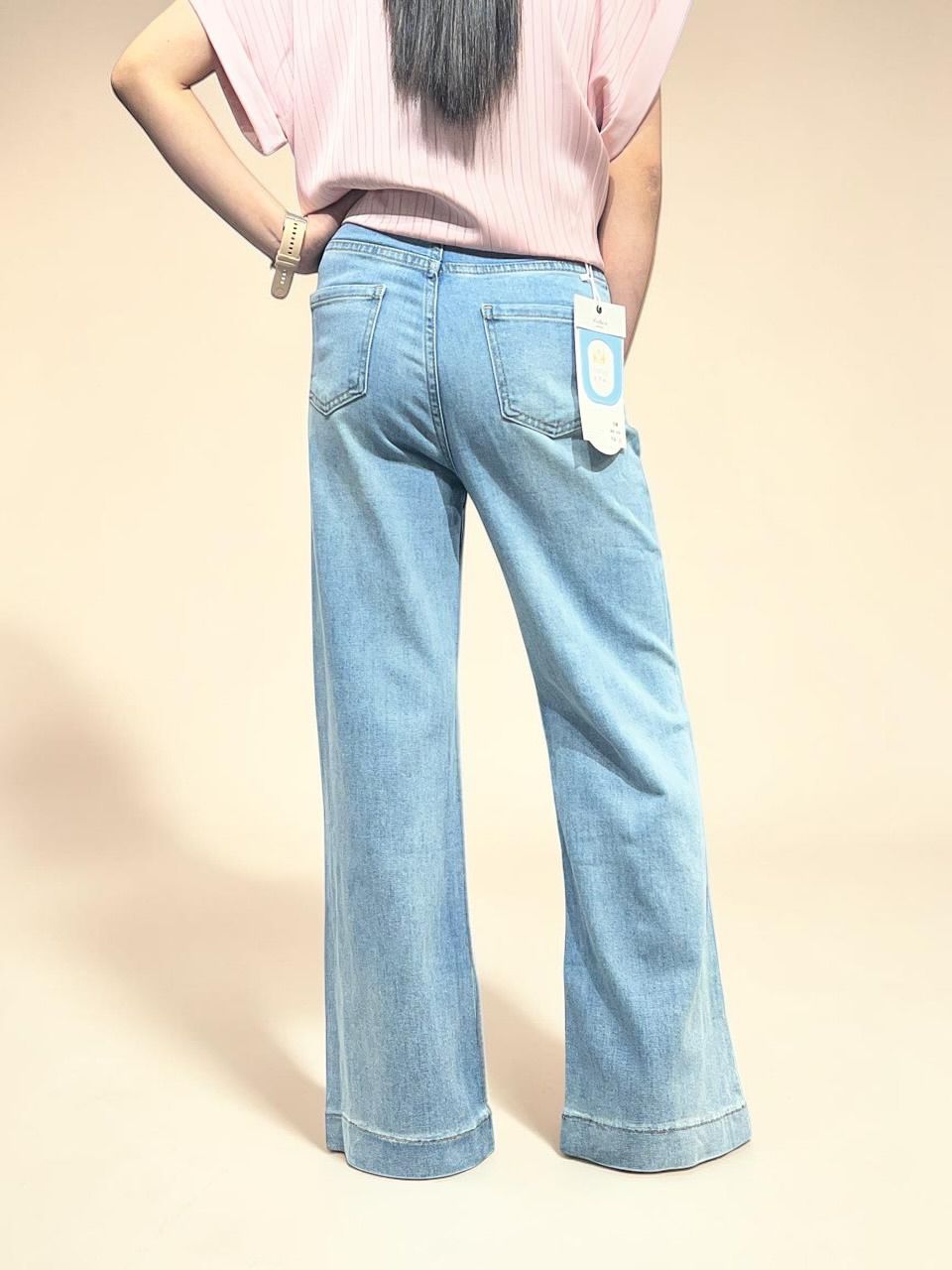Light-wash Relaxed Wide-Leg Jeans