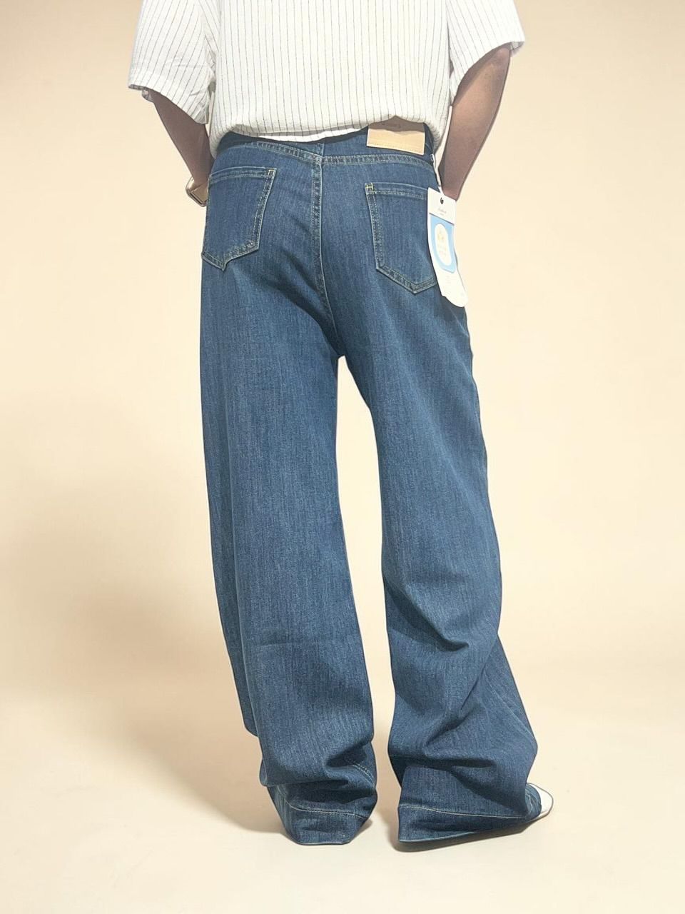 Vintage-wash Relaxed Baggy Straight-Leg Jeans