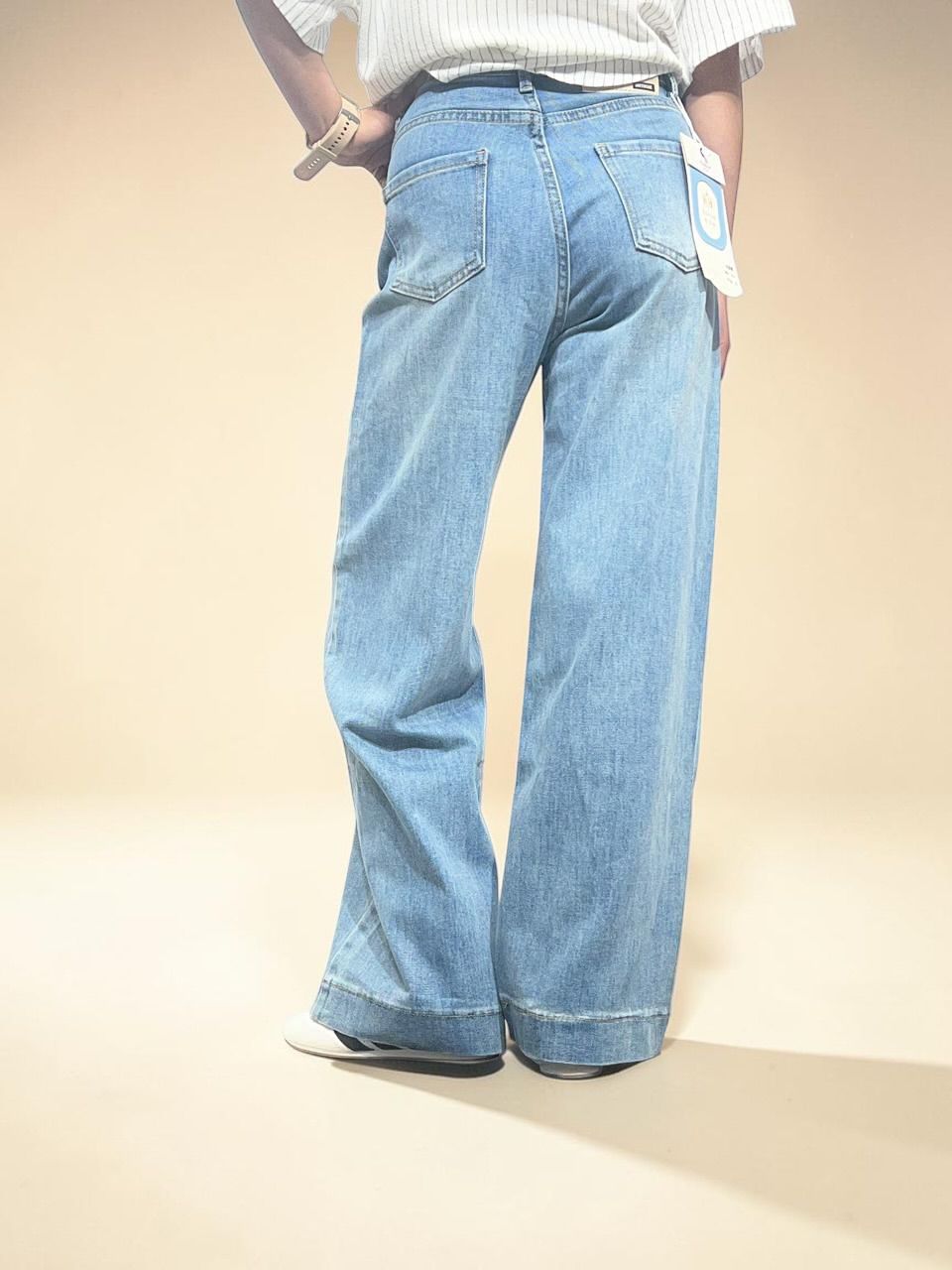 Light-blue faded-wash Relaxed Fit Wide Straight Jeans
