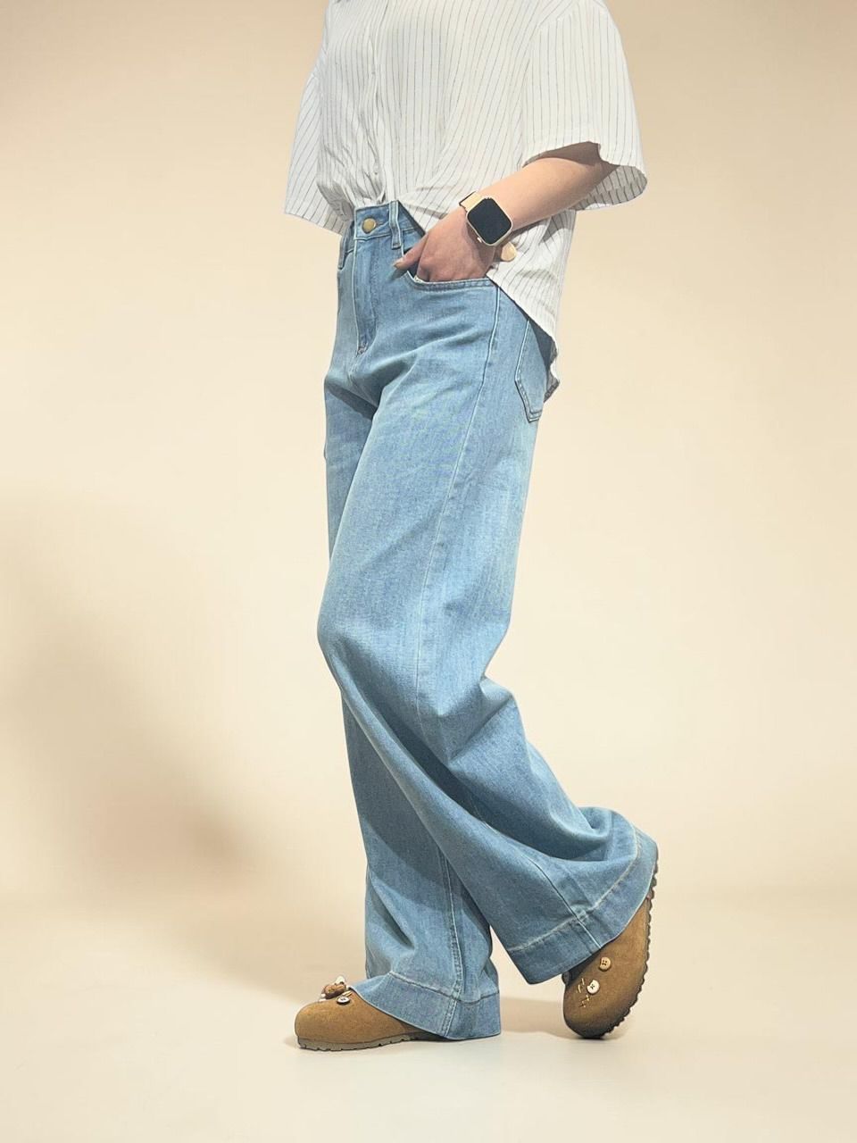 Relaxed Straight Wide-leg Jeans