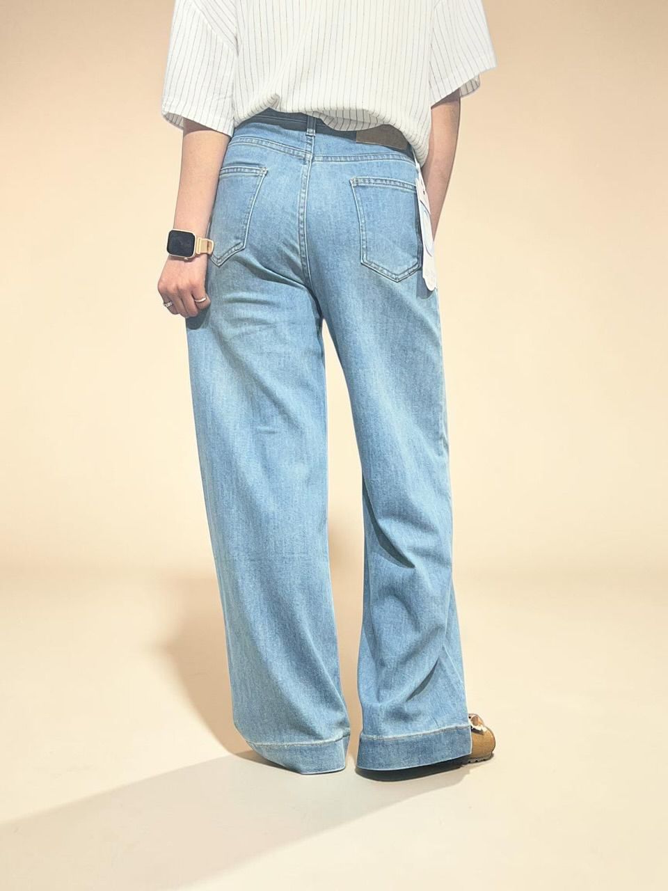 Relaxed Straight Wide-leg Jeans