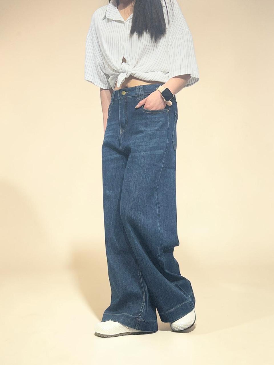 90s Relaxed Wide Leg Jeans
