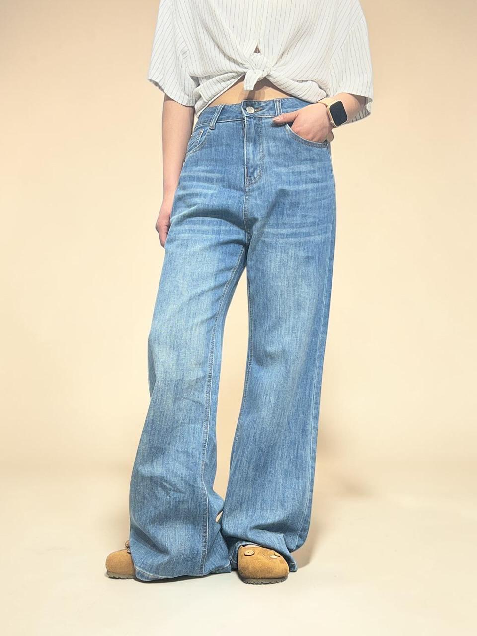 Light-wash High-Waisted Wide Leg Jeans