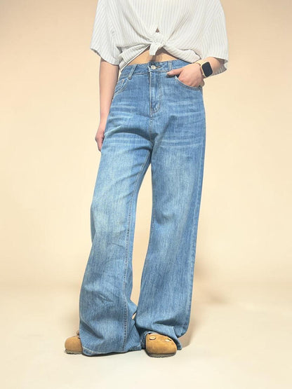 Light-wash High-Waisted Wide Leg Jeans