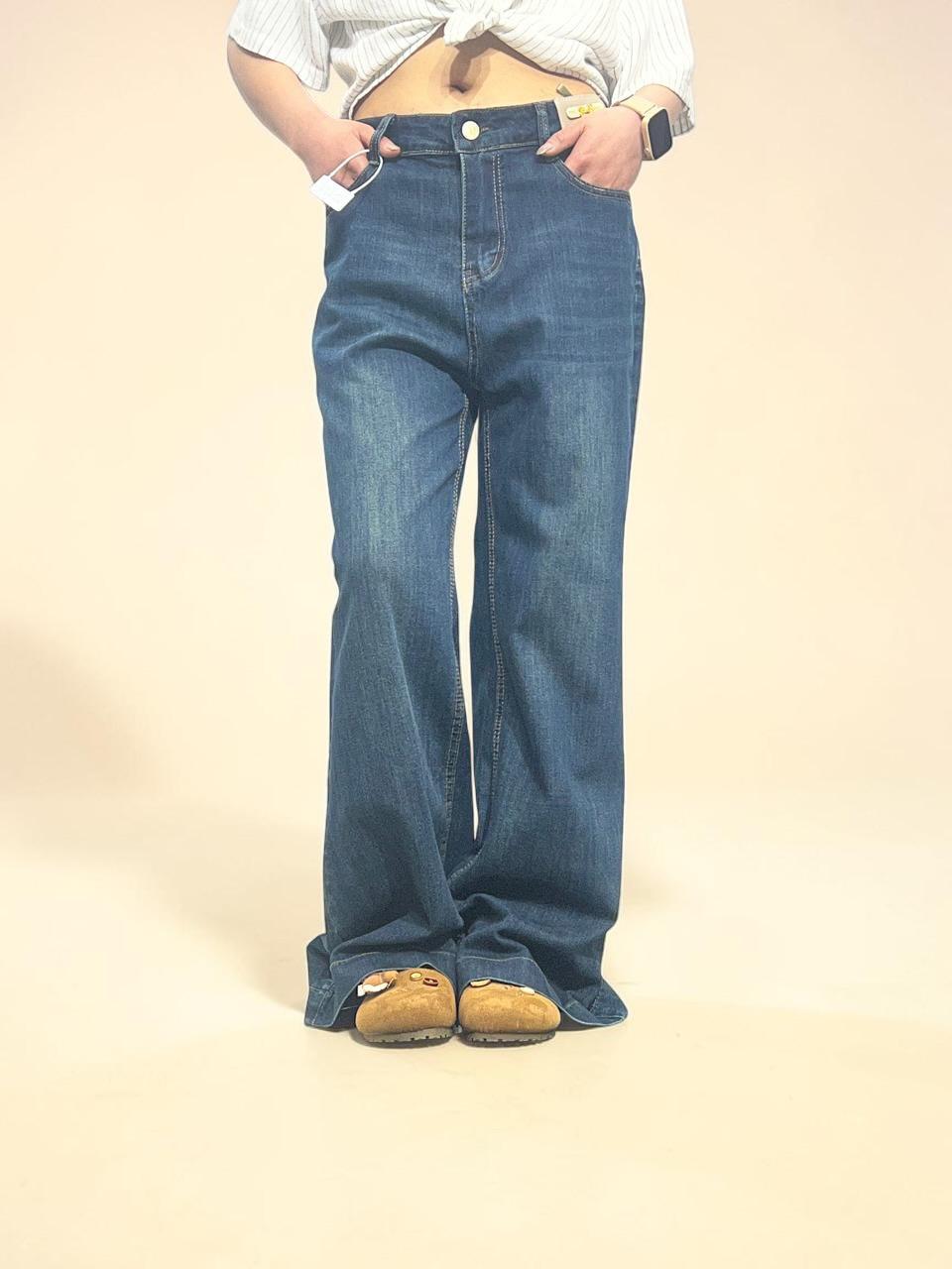 Dark-wash High-waisted Baggy Flare Jeans