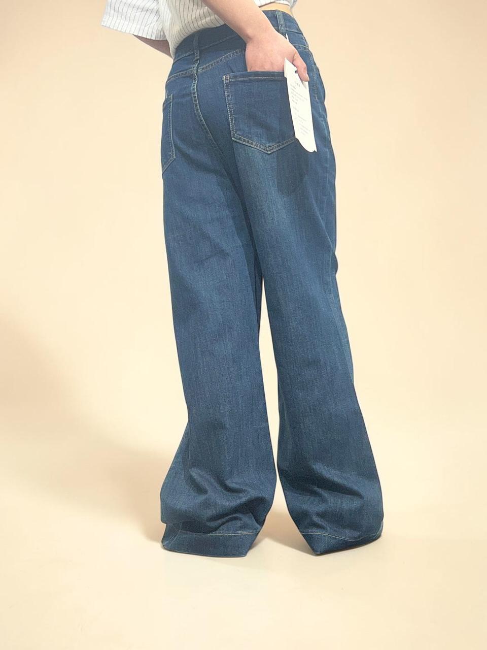 Dark-wash High-waisted Baggy Flare Jeans