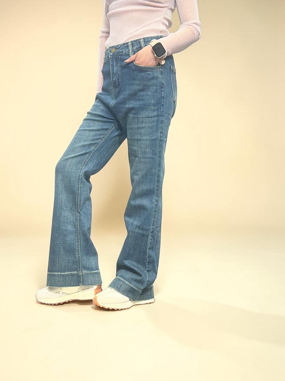 High-waisted Bootcut Jeans