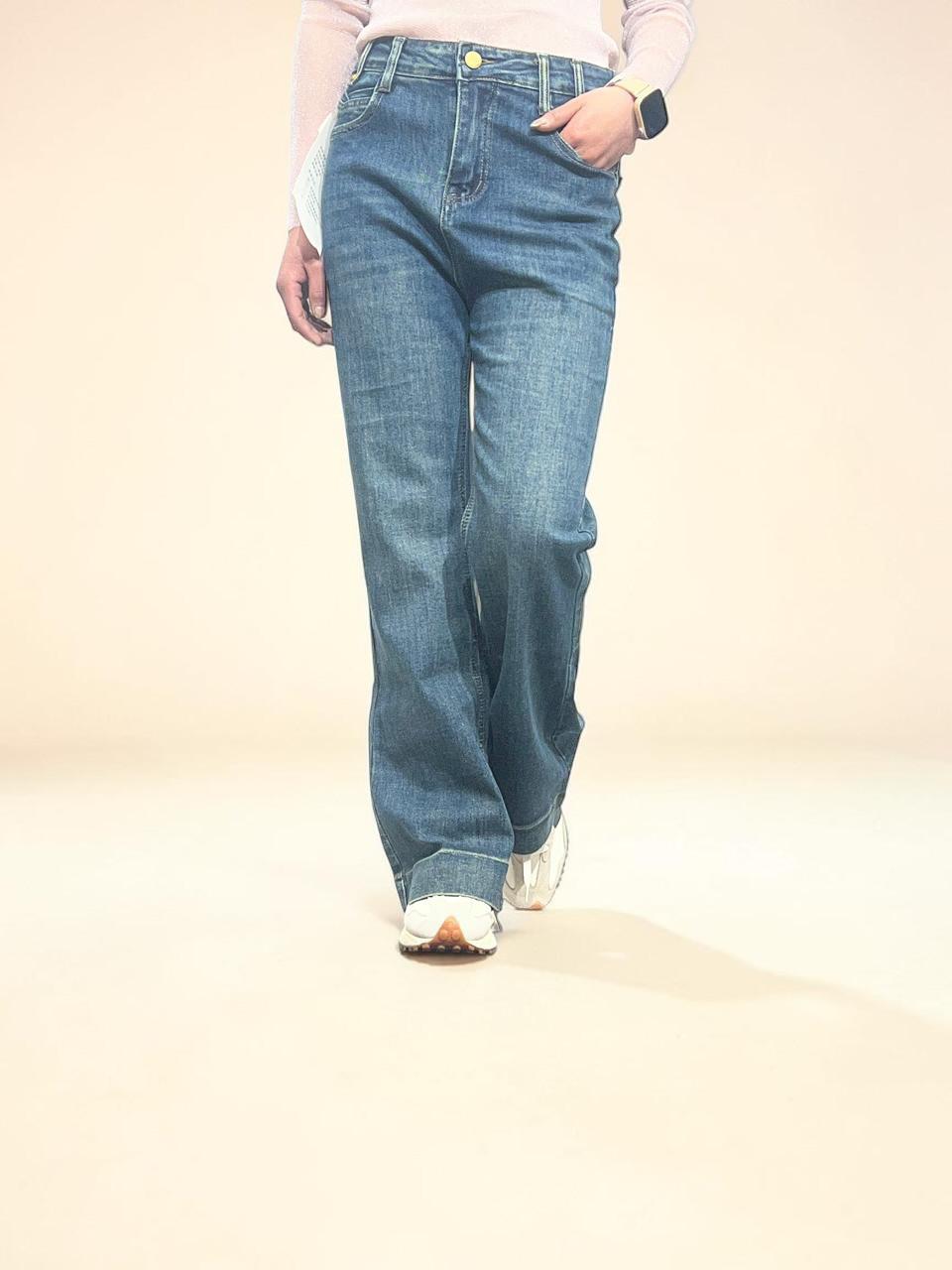 High-waisted Bootcut Jeans