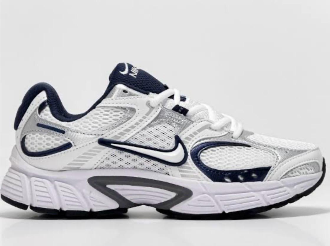 Nike Initiator